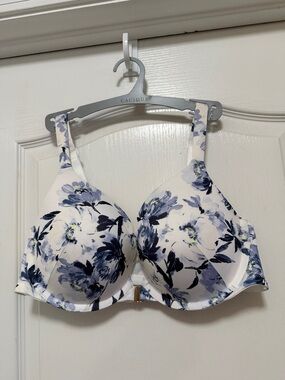 Lane Bryant Cacique boost plunge front close bra 40D